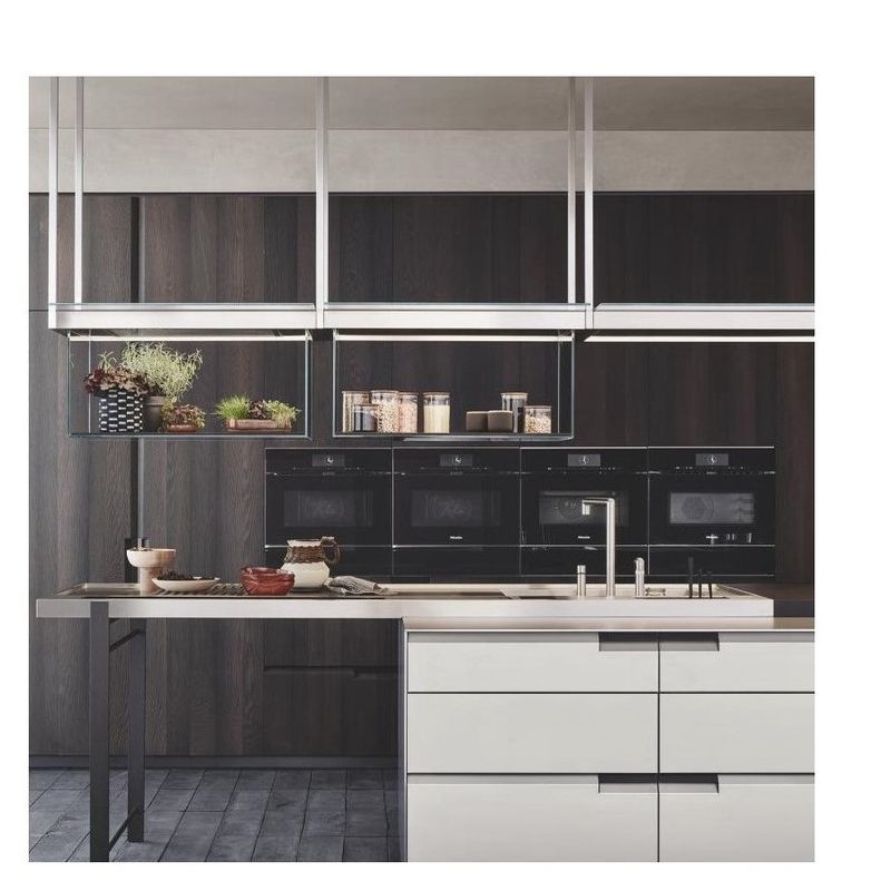 Küchenschrank für Villa/Apartment mit Top-Farbnisfarbe und langlebigem Massivholz