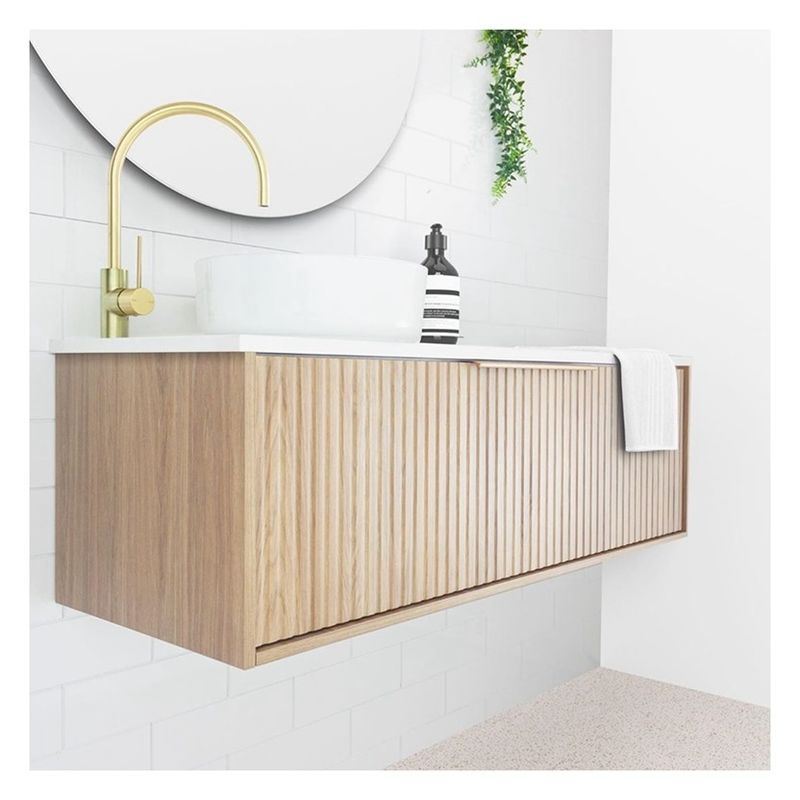 Wohnung Badezimmer Eitelkeit mit Massivholz Tür-Panel und Custom Light Holz-Getreide