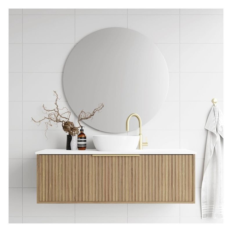 Wohnung Badezimmer Eitelkeit mit Massivholz Tür-Panel und Custom Light Holz-Getreide