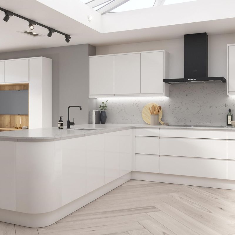Maßgeschneiderter Glanzküchenschrank mit modernem Design und Zubehör