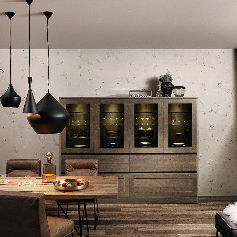 Massivholzküchenschränke mit Schrägkante, Schreibtischkante und Türmaterial aus MDF