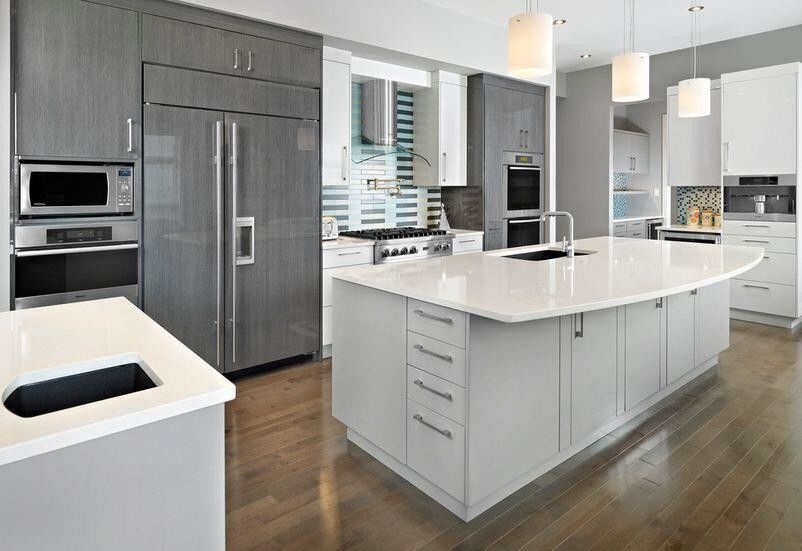 Modernes Design Glanz Küchenschrank Set aus massivem Holz und Zehen Kick Zubehör