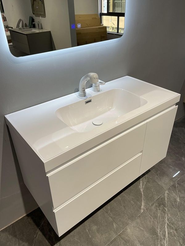 Auf Wunsch gefertigt, europäisches High-End-Badezimmer-Spiegelkasten für modernes Bad