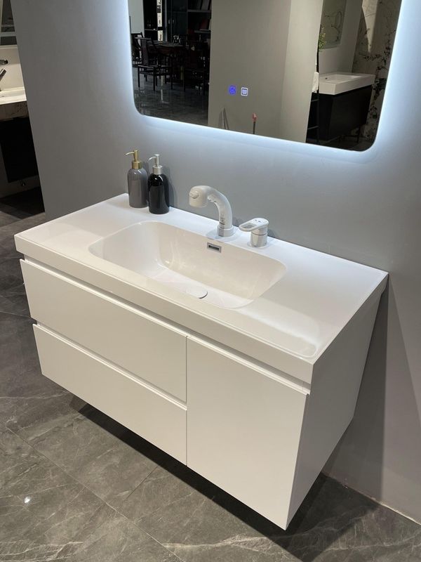 Auf Wunsch gefertigt, europäisches High-End-Badezimmer-Spiegelkasten für modernes Bad