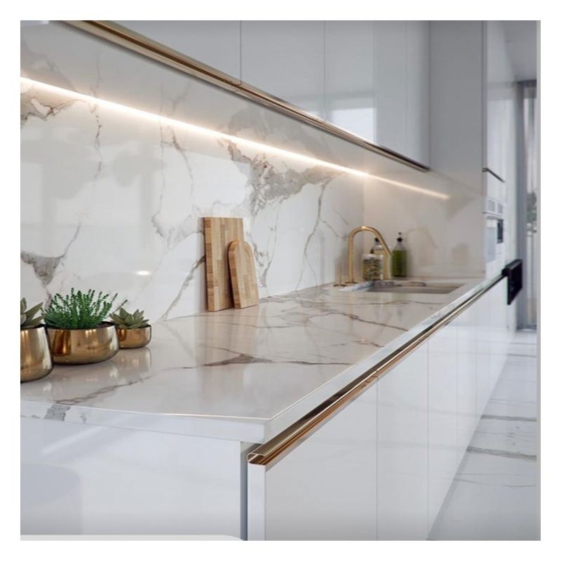 Maßgeschneiderte Massivholzküchen Schränke für einfache Reinigung in minimalistischem Design