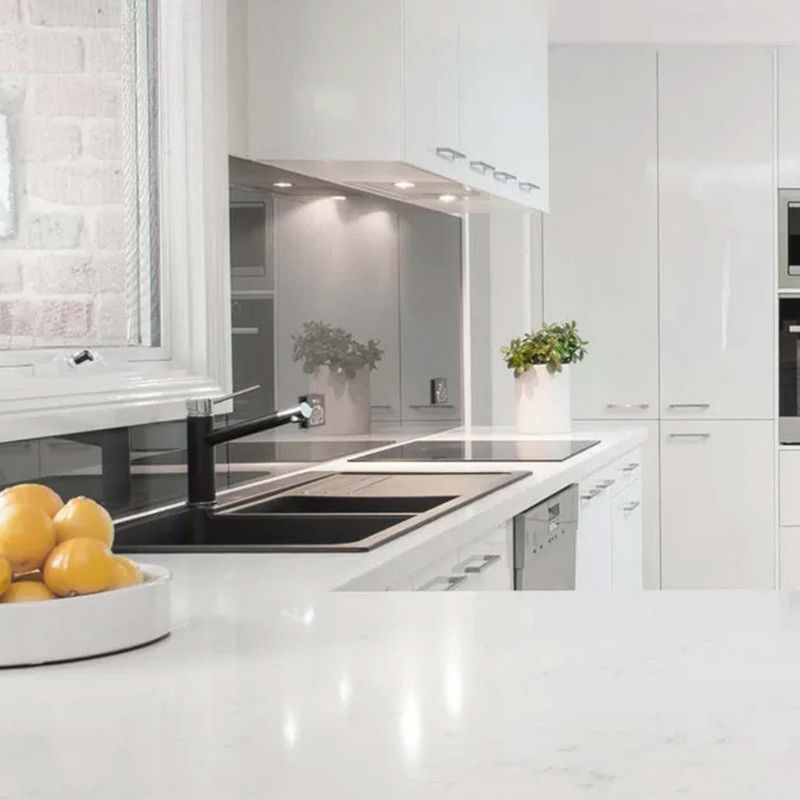 Modernes Design Flat Pack Küchenschränke mit Türen im Shaker-Stil und Lackierung