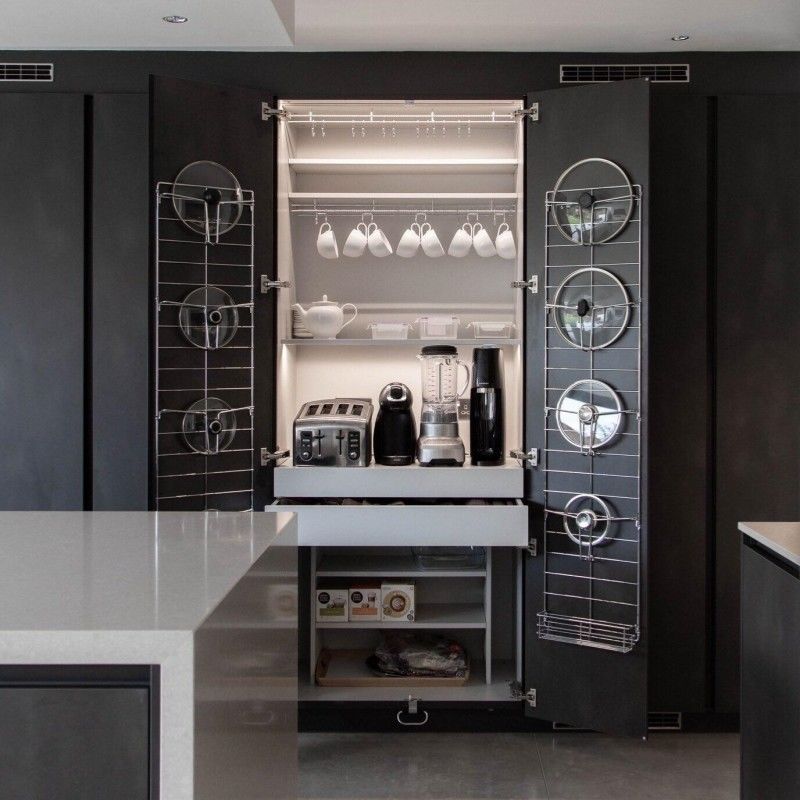 Hochwertiges ODM/OEM Schwarzes Einwandschrank mit Großinsel und Blum