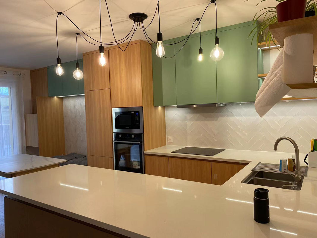 Vietnam-Küchenschrank mit geprägtem Mdf-Material im modernen Designstil