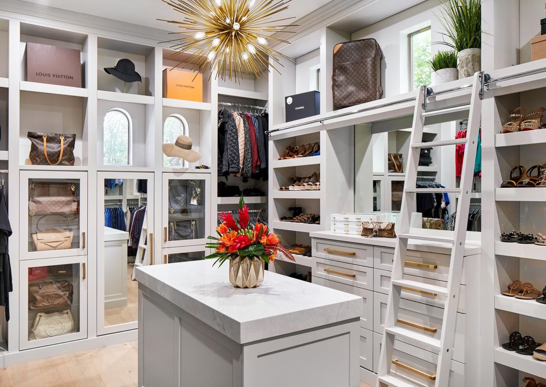 Zeitgenössischer Design-Stil Schrank mit individueller Größe und Holz