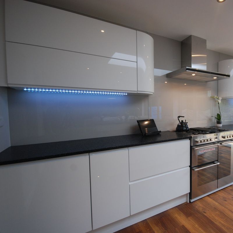 Flat Edge Countertop Ränder YALIG Malaysia Pvc Moderne Küchenschrank für Geschirr Langlebig