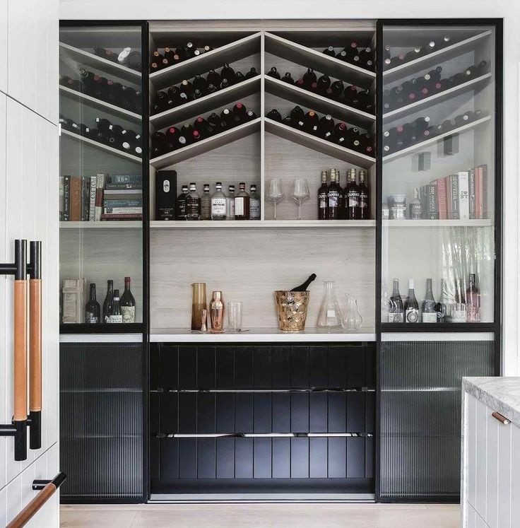 Moderne Luxus-Hausmöbel Euro-Stil Bar Weinregal mit Holz-Stil-Panel-Design