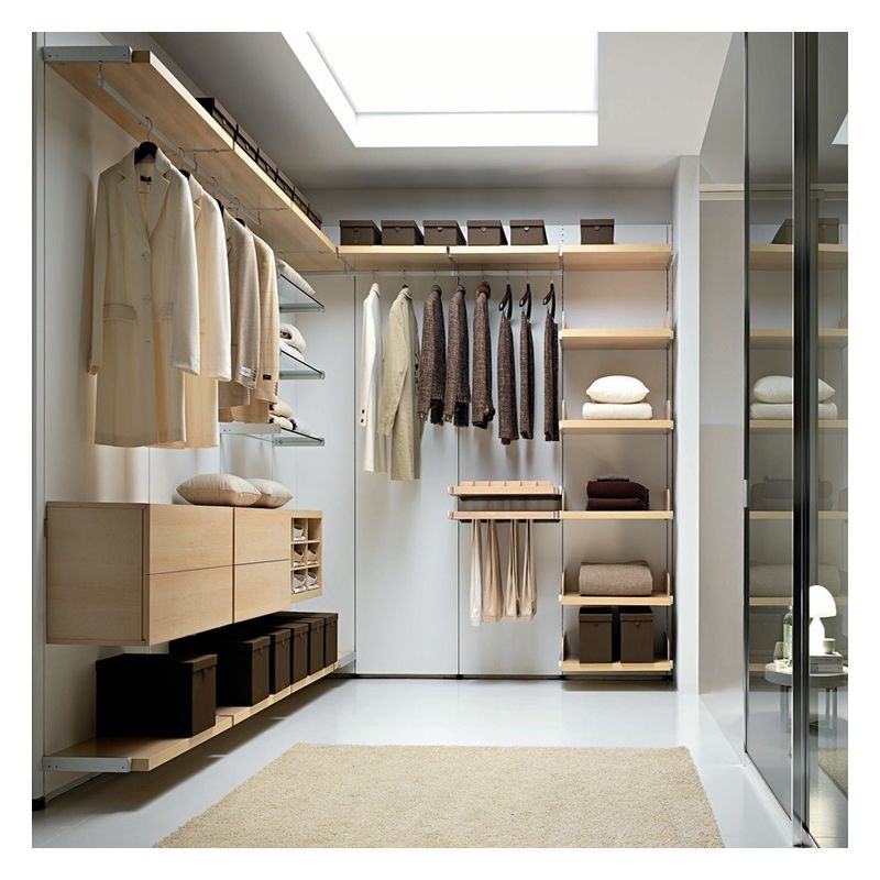 Maßgeschneiderte Holz-Moderne Walk In Garderobe mit High-End Lack-Panel-Speicherlösung