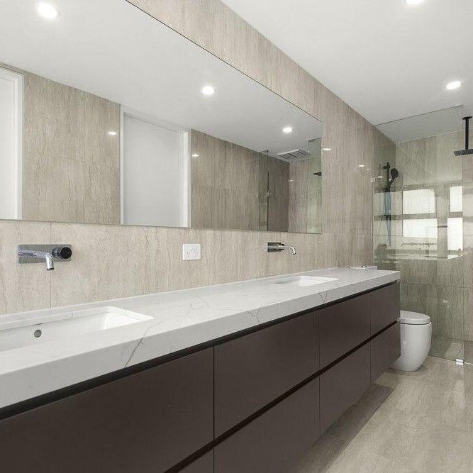 Modernes Wandmontiertes Badezimmer-Vanity-Set mit Smart Mirror-Schrank Breite 38-46