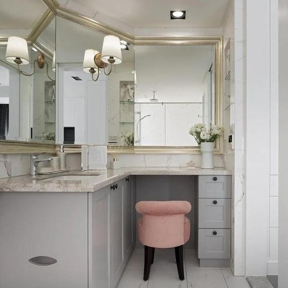 Moderne Nordic Corner-Badschränke mit LED-Lichtspiegel und Vanity Combo