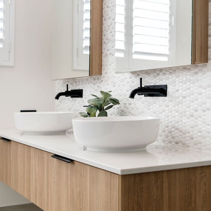 OEM-Dienst Sinterstein-Badezimmer-Vanity-Tisch mit LED-Spiegel-Speicher
