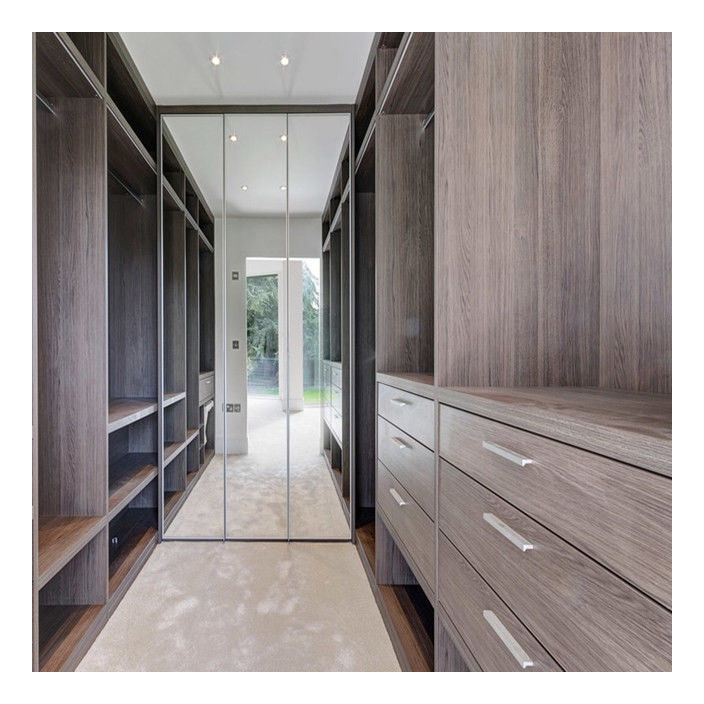 Holzkornfarbe Walk-In Schrank für Zeichnungen des Kunden und Multi-Storage Bedürfnisse