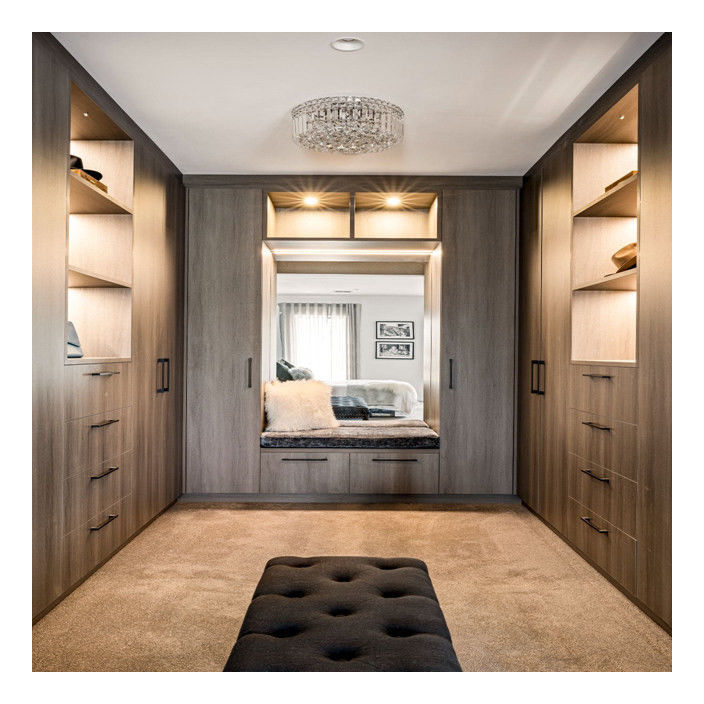 Holzkornfarbe Walk-In Schrank für Zeichnungen des Kunden und Multi-Storage Bedürfnisse