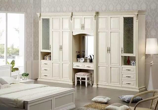 Individuelle Schlafzimmer Schiebetüren im europäischen Stil Eckschränke ohne gefaltetes Design