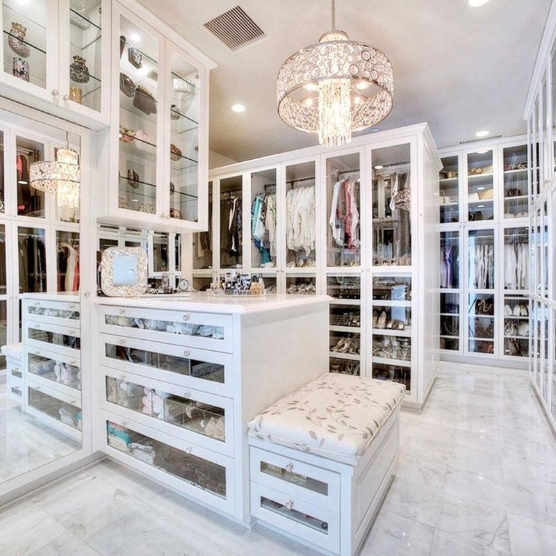 Moderne MR HDF Board Island Garderobe für High-End-Design und Funktionalität angepasst