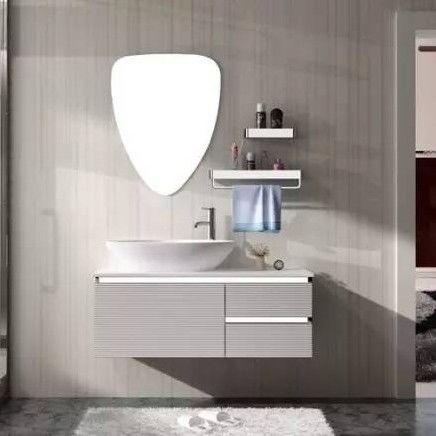 Badezimmer Vanity im europäischen Stil mit grifffreiem Design und individuellen Farboptionen