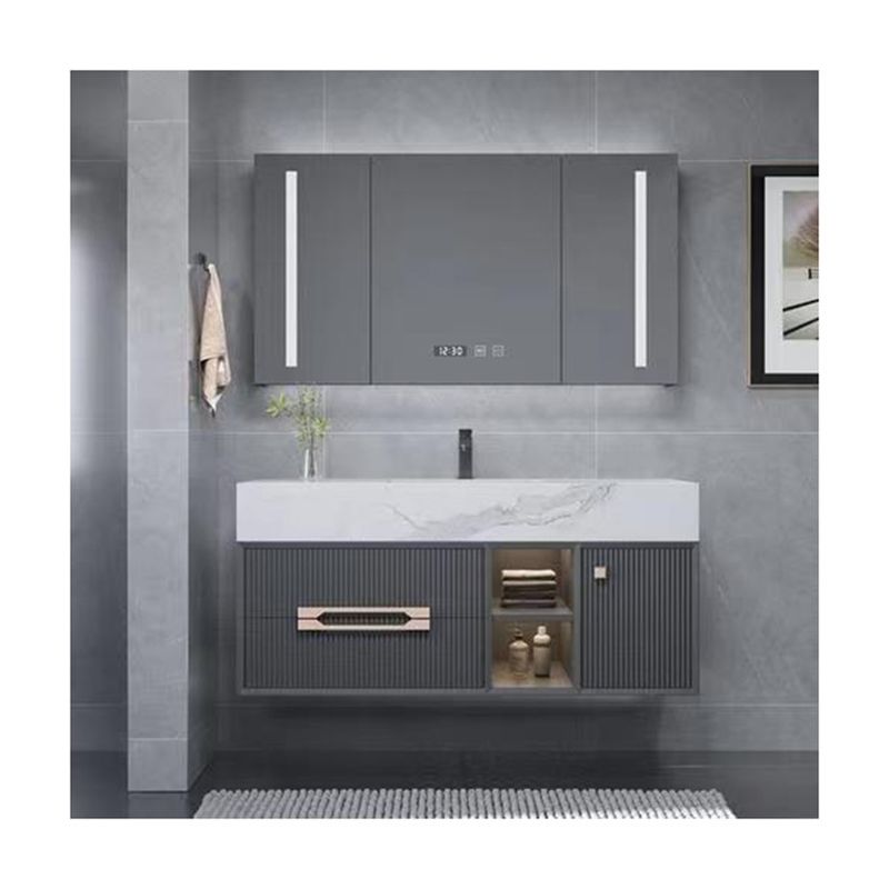 Ergänzen Sie Ihr Badezimmer mit einem Luxus-Wäschebecken und einem schwimmenden Schrank