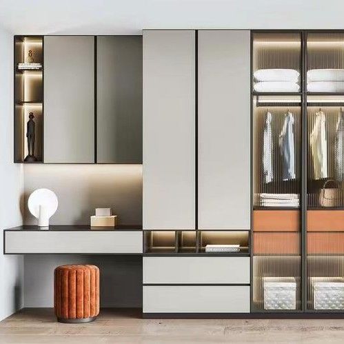 Moderner Stil Villa Schlafzimmer Holz Garderobe mit 8 Schiebetüren und Spiegeldesign