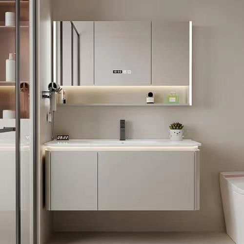 Moderne LED-Spiegel und Waschbecken