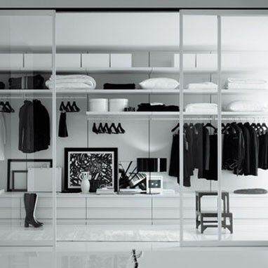 YALIG Holzkleiderschrank mit mattem Lack, lackiertem Finish und Glastür Schlafzimmermöbel