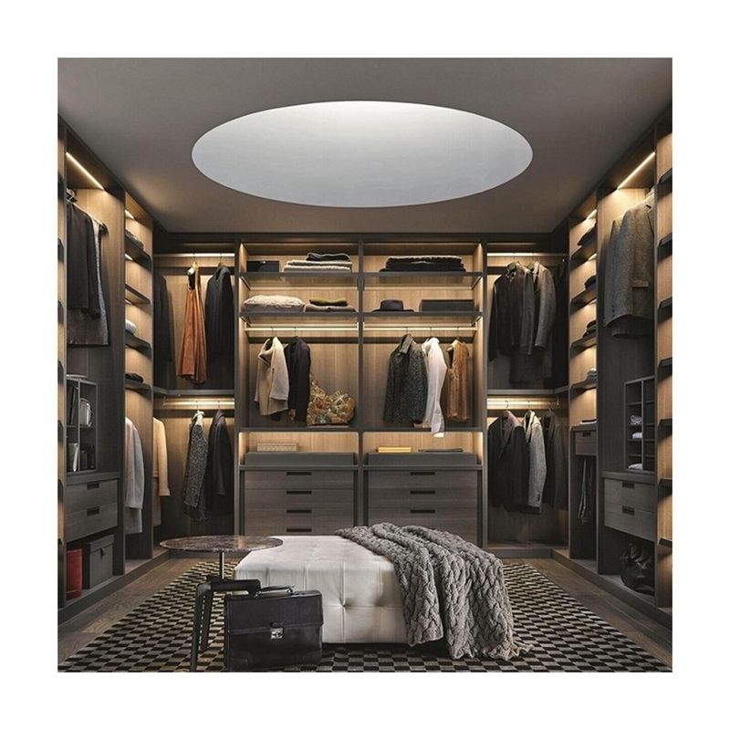 Zeitgenössisches Cabrio YALIG Pole System Walk In Room Schrank Offener Stil Großer Schrank Schränke