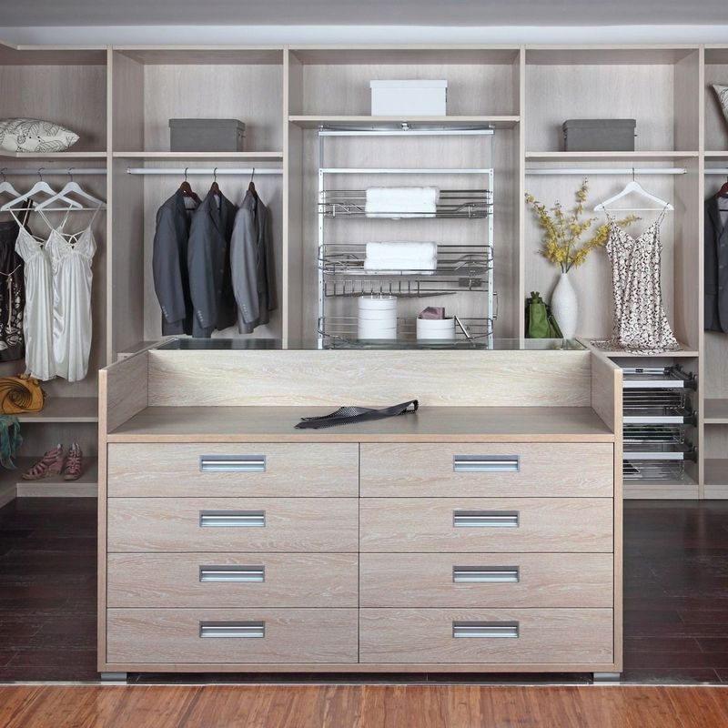 Zeitgenössisches Cabrio YALIG Pole System Walk In Room Schrank Offener Stil Großer Schrank Schränke